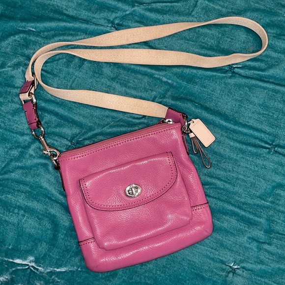 Coach Purple Leather purse with adjustable strap - Picture 4 of 8